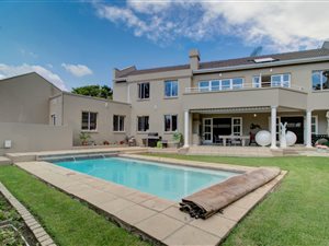 4 Bed House in Cedar Lakes