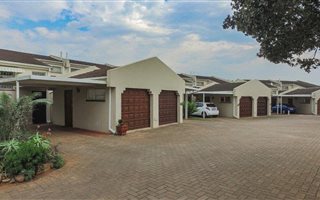 3 Bedroom House in Sunningdale