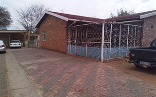 4 Bedroom House in Vanderbijlpark CW6