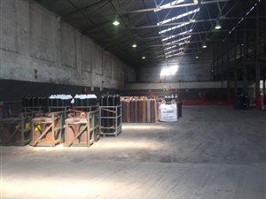 1266 m² Industrial space in Comet