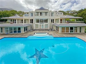 5 Bed House in Bishopscourt