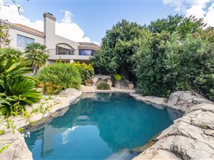 6 Bed House in Kyalami AH