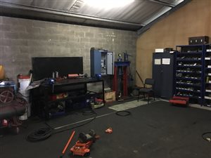 165 m² Commercial space in Glen Anil