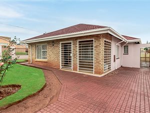 3 Bed House in Bosmont