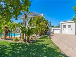 6 Bed House in Parel Vallei