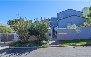 5 Bedroom House in Voelklip