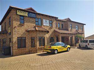324 m² Commercial space in Rooihuiskraal North