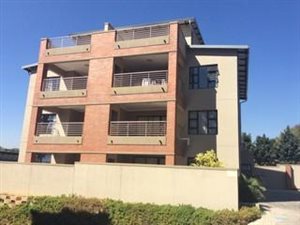 3 Bed Apartment in Edenburg