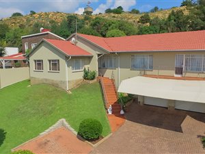 4 Bedroom House in Sunnyrock