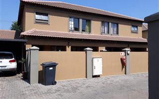 3 Bedroom Duplex in Waverley