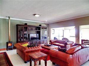 5 Bed House in Pinnacle Point Golf Estate