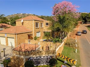 3 Bed Townhouse in Amorosa