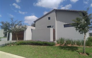 3 Bedroom Simplex in Roodepoort Central