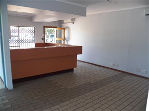 150 m² Commercial space in Meerensee