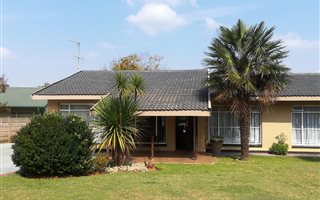 4 Bedroom House in Sonlandpark