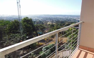 2 Bedroom Flat in Montclair
