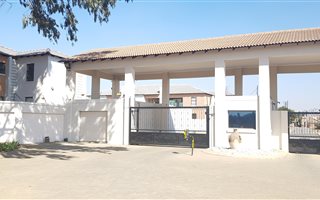 2 Bedroom Townhouse in Kempton Park Central