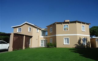7 Bedroom House in Cape St Francis