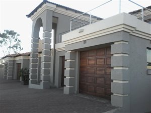 5 Bed House in Jameson Park