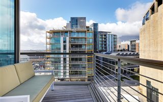 2 Bedroom Apartment in Waterfront
