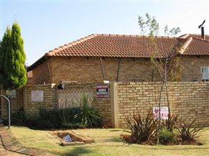 2 Bed Townhouse in Willowbrook
