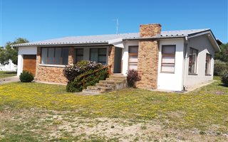 3 Bedroom House in Stilbaai