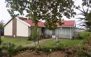 4 Bedroom House in Barry Hertzog Park
