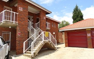 2 Bedroom Townhouse in Van Der Hoff Park