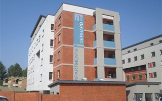 1 Bedroom Apartment in Die Hoewes