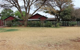 8922 m² Smallholding in Monavoni
