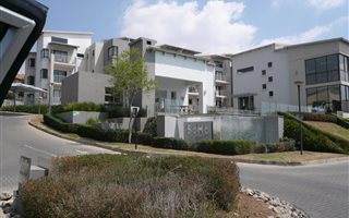 2 Bedroom Apartment in Fourways