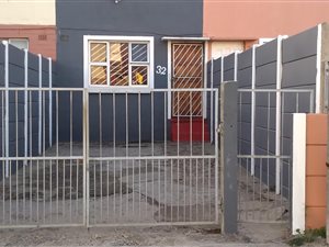 3 Bed Townhouse in Hanover Park