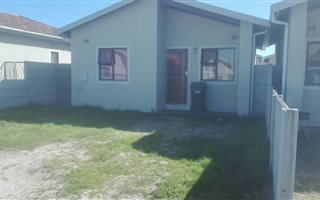 2 Bedroom House in Lentegeur