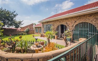 3 Bedroom House in Helikon Park