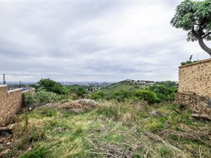 1515 m² Land available in Naturena