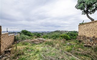 1515 m² Land available in Naturena