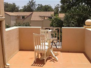 2 Bed Apartment in Melrose Estate