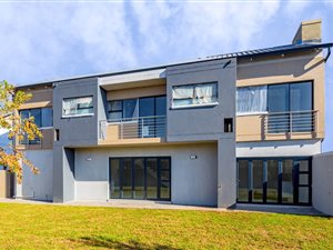 3 Bed House in Midstream Meadows