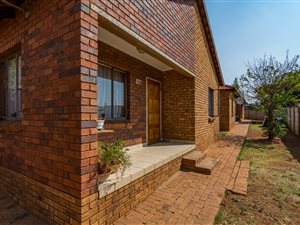 3 Bed House in Protea Glen