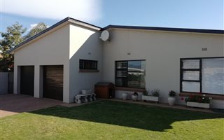 4 Bedroom House in Meirings Park
