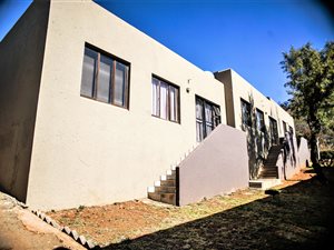 3 Bed Simplex in Naturena