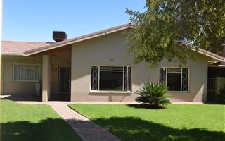 4 Bedroom House in Keidebees