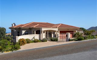 3 Bedroom House in Hermanus Heights