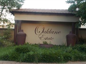 2 Bed Townhouse in Brakpan North