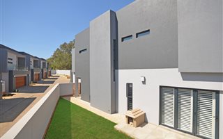 3 Bedroom Cluster in Bryanston