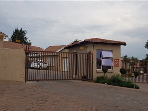 3 Bed Cluster in Halfway Gardens