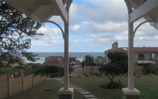 5 Bedroom House in Outeniqua Strand