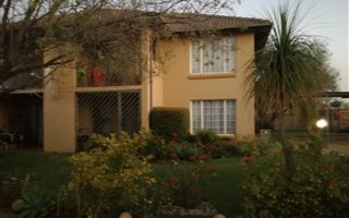 2 Bedroom Townhouse in Moreleta Park