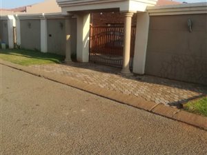 3 Bed House in Vosloorus