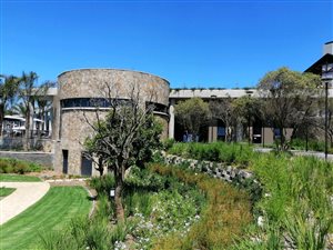 2 Bed House in Waterfall Equestrian Estate